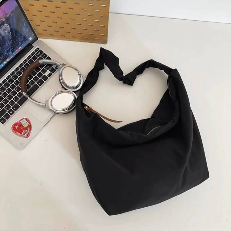 KNOT DESIGN SHOULDER BAG