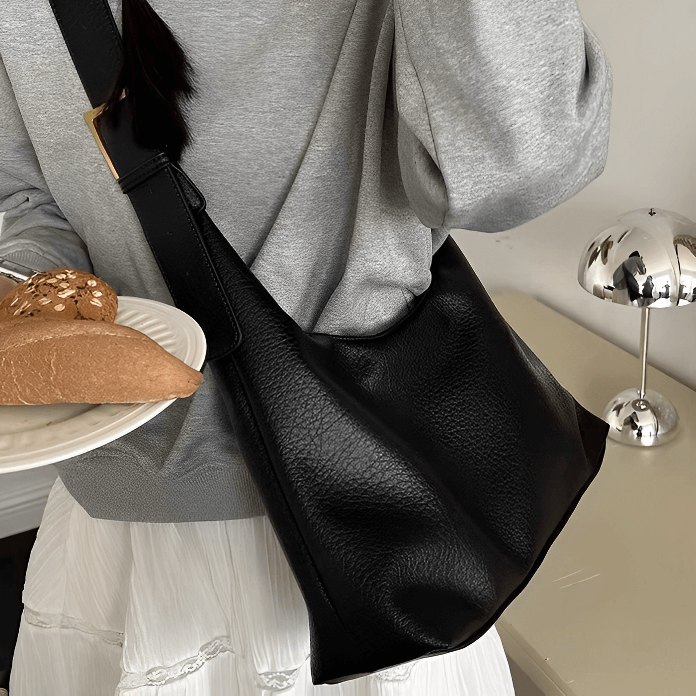 LEATHER SHOULDER BAG