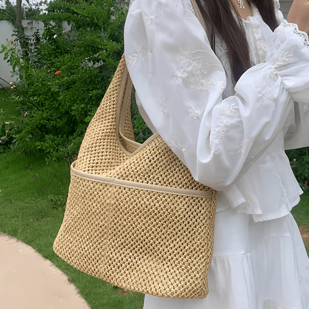 STRAW TOTE BAG